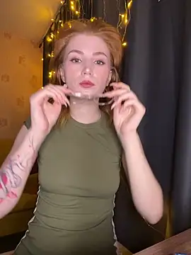 Snapshot of Mira__Blush chatting on 03-07-25, 05:38 Mira Blush online show from 03-07-25, 05:38