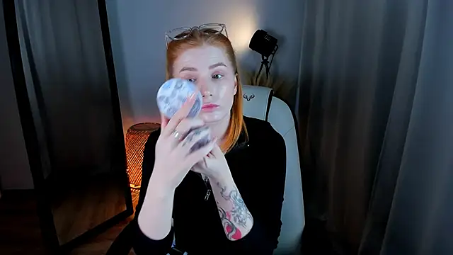 Snapshot of Mira__Blush chatting on 03-08-25, 06:32 Mira Blush online show from 03-08-25, 06:32