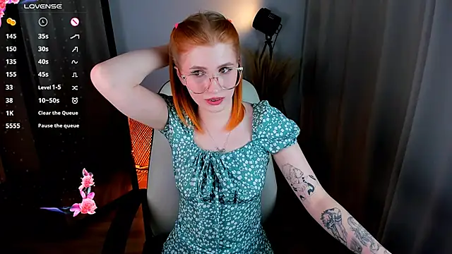 Snapshot of Mira__Blush chatting on 03-08-25, 09:39 Mira Blush online show from 03-08-25, 09:39