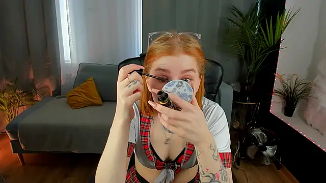 Snapshot of Mira__Blush chatting on 03-21-25, 01:34 Mira Blush online show from 03-21-25, 01:34