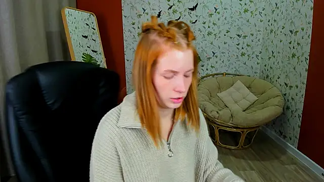 Snapshot of Mira__Blush chatting on 10-23-25, 01:32 Mira Blush online show from 10-23-25, 01:32