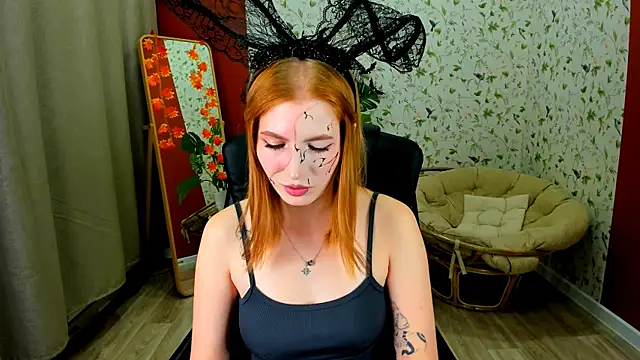 Snapshot of Mira__Blush chatting on 10-30-25, 08:53 Mira Blush online show from 10-30-25, 08:53