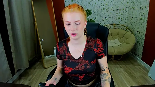 Snapshot of Mira__Blush chatting on 11-14-25, 09:13 Mira Blush online show from 11-14-25, 09:13