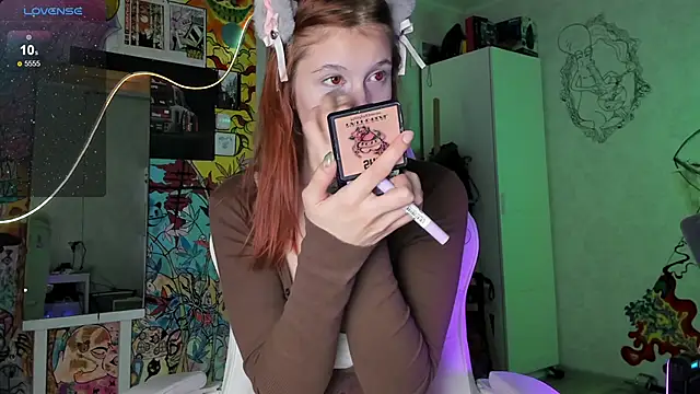 Snapshot of Sunny_Mouse_ chatting on 12-13-24, 05:00 Sunny Mouse  online show from 12-13-24, 05:00