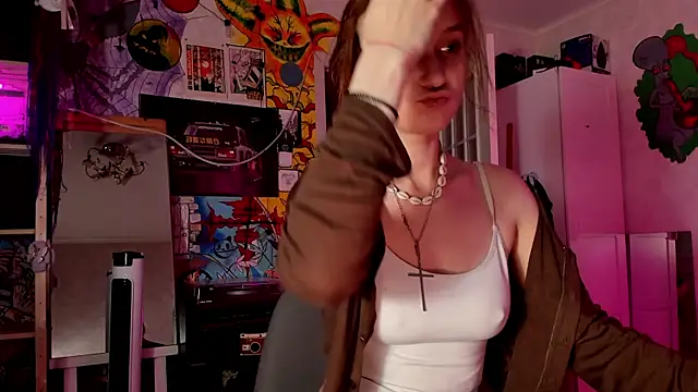 Sunny Mouse  online show from 05-22-26, 08:36