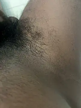 Snapshot of Yurt000 chatting on 11-24-25, 03:23 Yurt000 online show from 11-24-25, 03:23