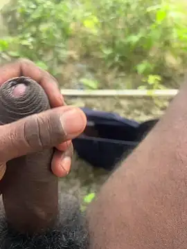 Snapshot of Yurt000 chatting on 12-20-25, 07:15 Yurt000 online show from 12-20-25, 07:15