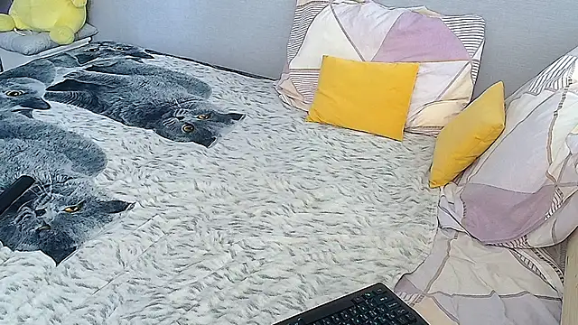 Snapshot of KathrineBerry chatting on 03-01-25, 04:37 KathrineBerry online show from 03-01-25, 04:37