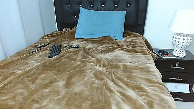 omarmohammedhot2 online show from 12-19-24, 05:29