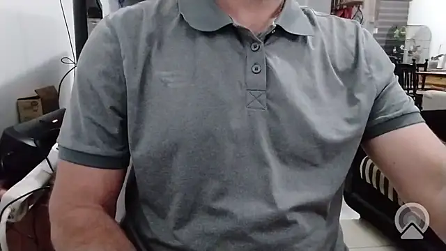 Snapshot of Ivanxx712 chatting on 10-04-25, 01:14 Ivanxx712 online show from 10-04-25, 01:14