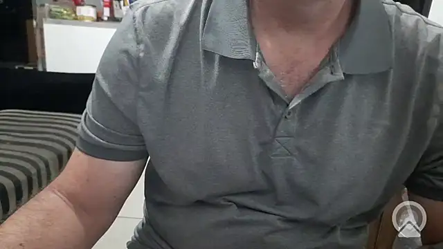 Snapshot of Ivanxx712 chatting on 10-18-25, 12:57 Ivanxx712 online show from 10-18-25, 12:57