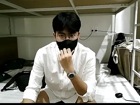 Gwencloudy online show from 12-19-25, 03:08