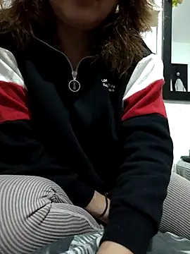 Snapshot of sweetcolibri chatting on 02-17-25, 09:52 sweetcolibri online show from 02-17-25, 09:52