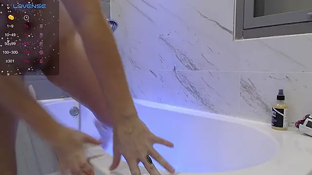 Snapshot of RubyLynxx chatting on 12-21-25, 11:17 RubyLynxx online show from 12-21-25, 11:17