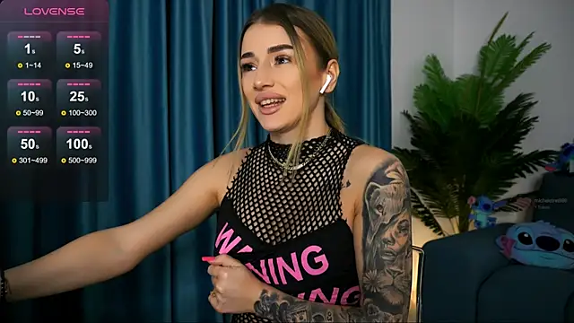 AishaCarter online show from 02-03-25, 06:28