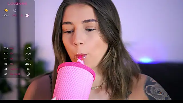 AishaCarter online show from 09-11-25, 06:41