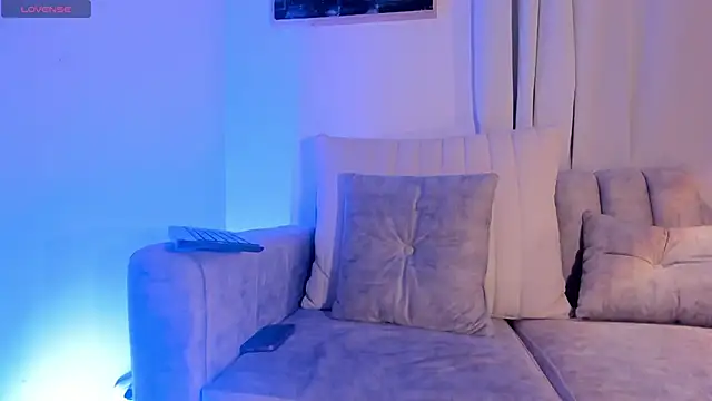 Snapshot of HannahDavis_ chatting on 02-14-25, 06:56 HannahDavis online show from 02-14-25, 06:56