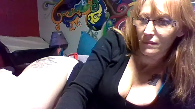 4EyedSluttyGinger online show from 01-01-25, 07:52