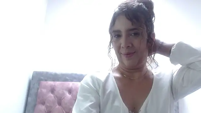 Snapshot of Victoria_meester chatting on 05-22-26, 02:01 Victoria meester online show from 05-22-26, 02:01