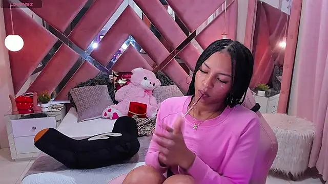 Snapshot of sexy_sofia_xx chatting on 12-12-24, 06:25 sexy sofia xx online show from 12-12-24, 06:25