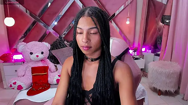 Snapshot of sexy_sofia_xx chatting on 12-17-24, 12:43 sexy sofia xx online show from 12-17-24, 12:43