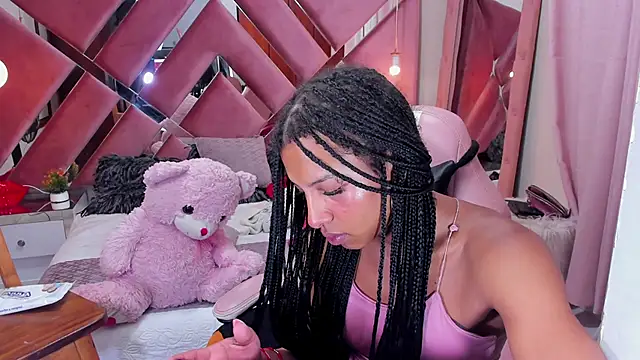 Snapshot of sexy_sofia_xx chatting on 12-31-24, 05:22 sexy sofia xx online show from 12-31-24, 05:22