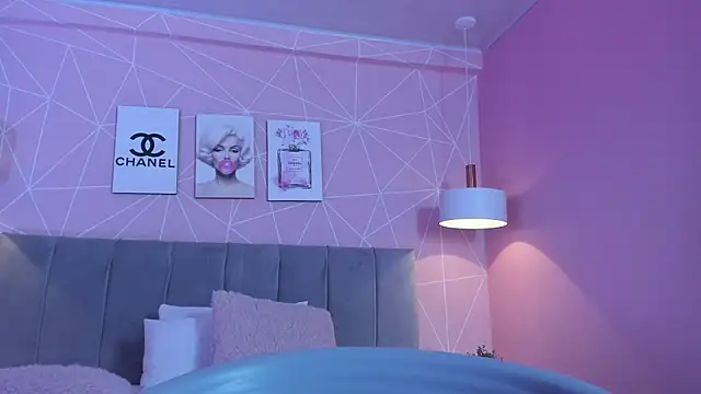 dolly zoe online show from 02-17-25, 04:20