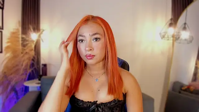 Snapshot of valerycolins chatting on 12-18-24, 04:09 valerycolins online show from 12-18-24, 04:09