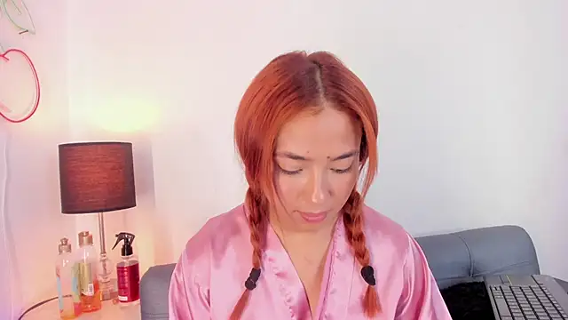 Snapshot of valerycolins chatting on 03-07-25, 06:24 valerycolins online show from 03-07-25, 06:24