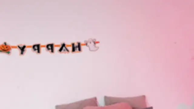 Snapshot of valerycolins chatting on 11-04-25, 10:25 valerycolins online show from 11-04-25, 10:25