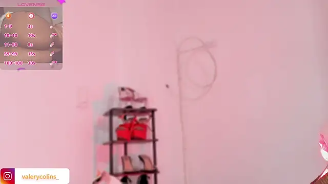 Snapshot of valerycolins chatting on 11-11-25, 11:32 valerycolins online show from 11-11-25, 11:32