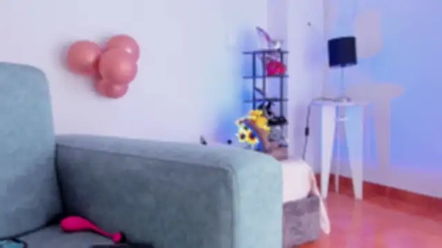 Snapshot of valerycolins chatting on 11-28-25, 01:25 valerycolins online show from 11-28-25, 01:25