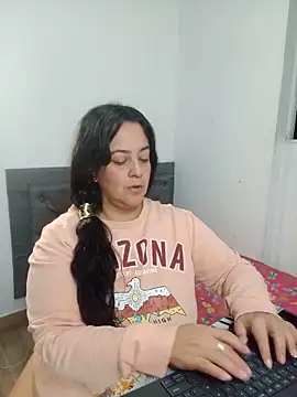 lucia vonne  online show from 06-11-26, 01:05