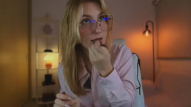 Dakotaa  online show from 10-20-25, 05:30