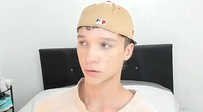 angelcortes online show from 01-10-25, 07:43