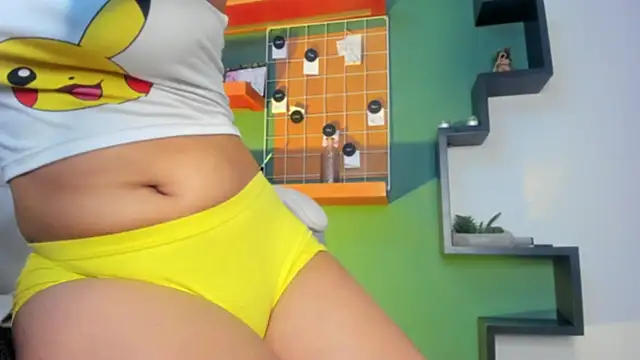 Snapshot of CoralineRicce_ chatting on 02-05-25, 11:06 CoralineRicce  online show from 02-05-25, 11:06