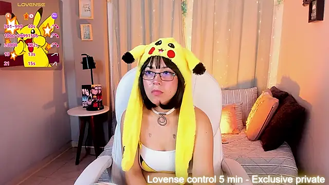 Snapshot of CoralineRicce_ chatting on 02-06-25, 05:14 CoralineRicce  online show from 02-06-25, 05:14