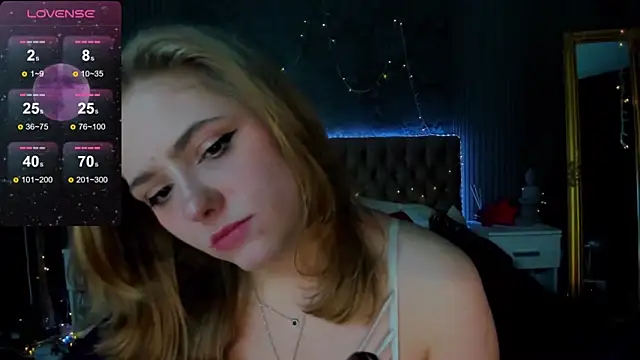 Snapshot of DellaRowe chatting on 01-14-25, 01:17 DellaRowe online show from 01-14-25, 01:17