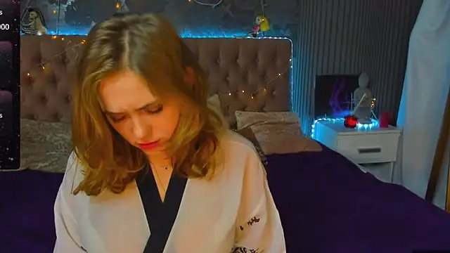 Snapshot of DellaRowe chatting on 01-17-25, 01:35 DellaRowe online show from 01-17-25, 01:35