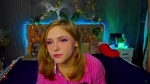 Snapshot of DellaRowe chatting on 01-20-25, 01:00 DellaRowe online show from 01-20-25, 01:00