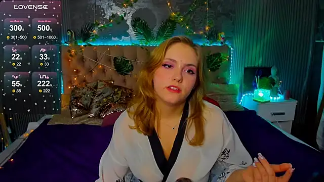 Snapshot of DellaRowe chatting on 01-20-25, 04:01 DellaRowe online show from 01-20-25, 04:01