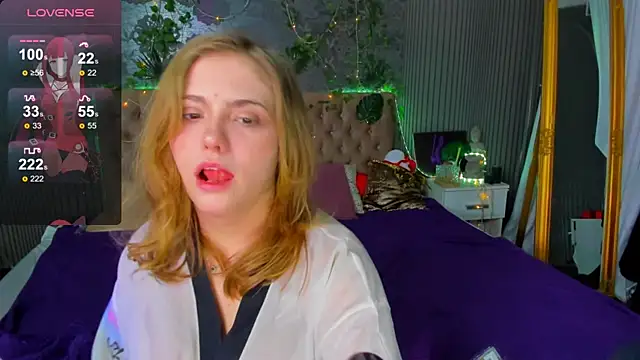 Snapshot of DellaRowe chatting on 01-30-25, 06:35 DellaRowe online show from 01-30-25, 06:35