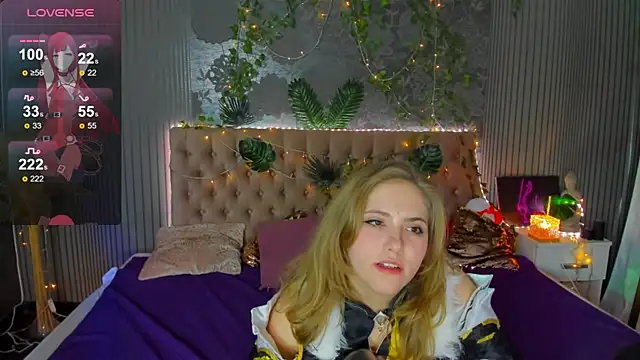 Snapshot of DellaRowe chatting on 02-03-25, 04:31 DellaRowe online show from 02-03-25, 04:31