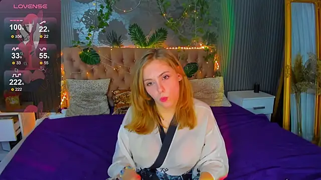 Snapshot of DellaRowe chatting on 02-10-25, 04:36 DellaRowe online show from 02-10-25, 04:36