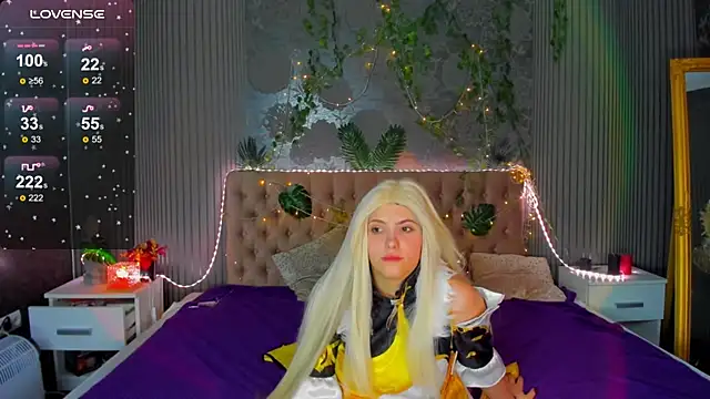 Snapshot of DellaRowe chatting on 02-13-25, 05:22 DellaRowe online show from 02-13-25, 05:22