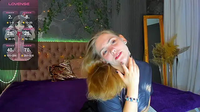 Snapshot of DellaRowe chatting on 02-20-25, 01:40 DellaRowe online show from 02-20-25, 01:40