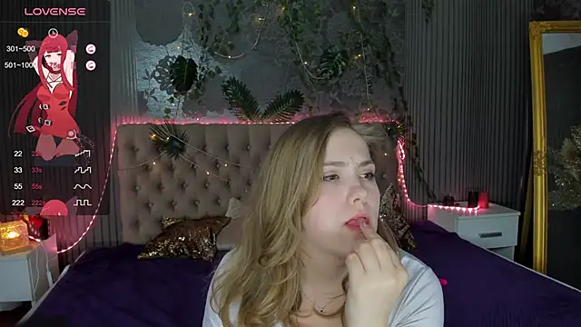 Snapshot of DellaRowe chatting on 03-05-25, 04:57 DellaRowe online show from 03-05-25, 04:57