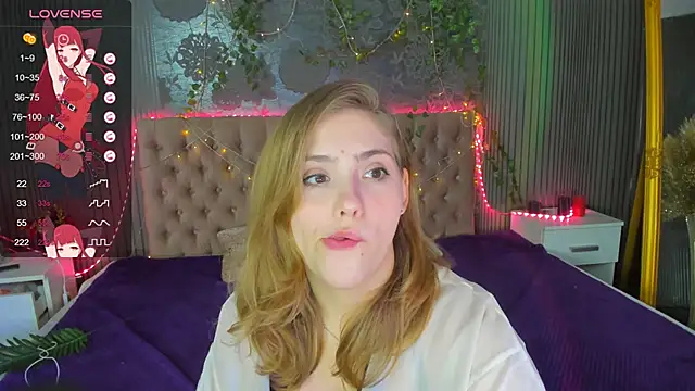 Snapshot of DellaRowe chatting on 03-17-25, 01:18 DellaRowe online show from 03-17-25, 01:18