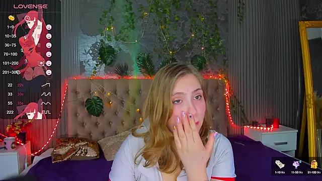 Snapshot of DellaRowe chatting on 03-18-25, 04:26 DellaRowe online show from 03-18-25, 04:26