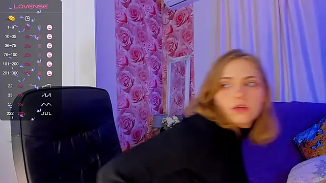 Snapshot of DellaRowe chatting on 10-05-25, 05:06 DellaRowe online show from 10-05-25, 05:06